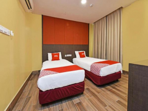 Capital O 90574 Hotel Glo